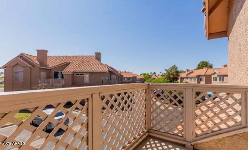 Image 15 of property listing at 1633 E LAKESIDE Drive 106, Gilbert, AZ 85234