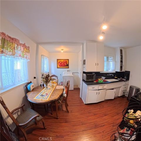 5824 Heliotrope, Maywood, CA 90270