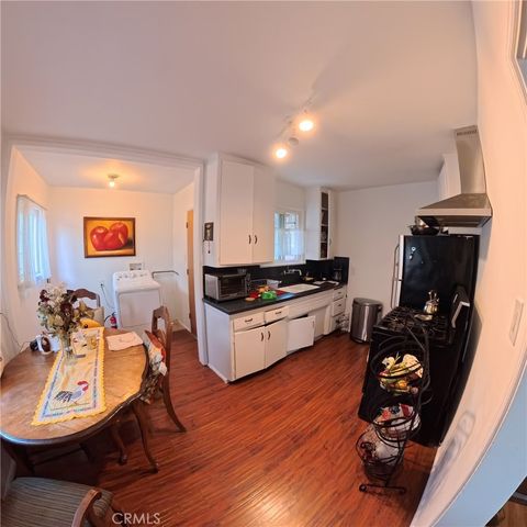 5824 Heliotrope, Maywood, CA 90270