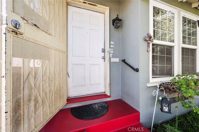 5824 Heliotrope, Maywood, CA 90270