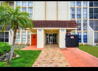 2000 Atlantic Shores Blvd 111, Hallandale Beach, FL 33009