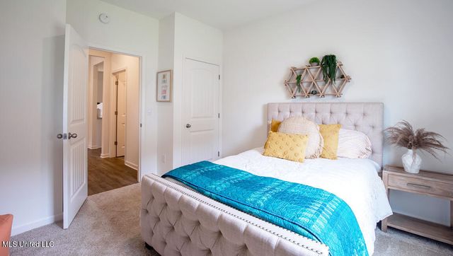 44 S Thorn Tree Street, Byhalia, MS 38611