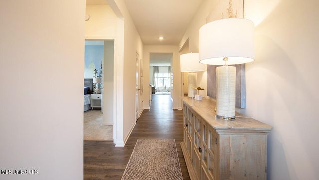 44 S Thorn Tree Street, Byhalia, MS 38611