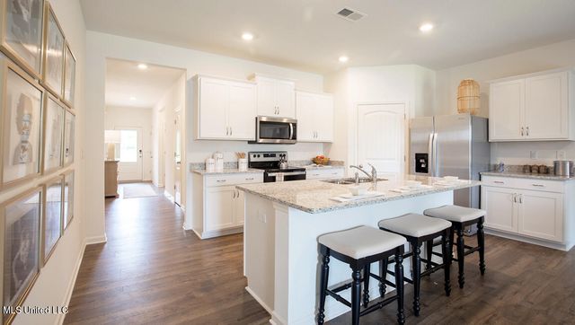 44 S Thorn Tree Street, Byhalia, MS 38611