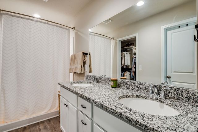 7637 E Pheasant Ridge Cir, Wichita, KS 67226