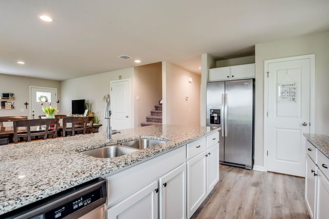 7637 E Pheasant Ridge Cir, Wichita, KS 67226