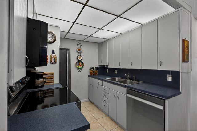 228 Grantham B 228, Deerfield Beach, FL 33442