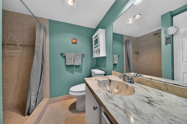 228 Grantham B 228, Deerfield Beach, FL 33442