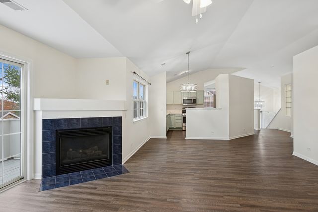 9509 Georgetown Lane 9509, Crystal Lake, IL 60014