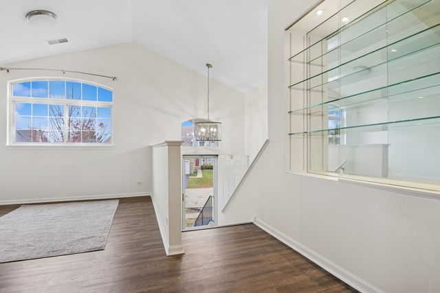 9509 Georgetown Lane 9509, Crystal Lake, IL 60014