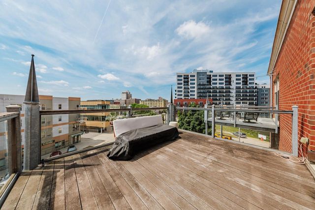 130 S Water STREET #404, Milwaukee, WI 53204