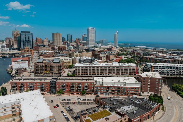130 S Water STREET #404, Milwaukee, WI 53204