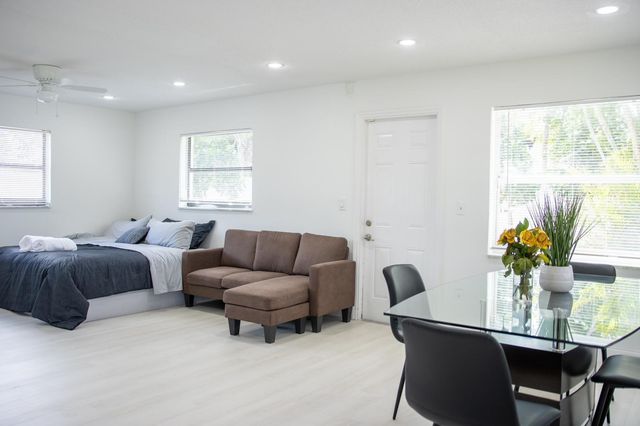 320 NW 4th Avenue 3, Deerfield Beach, FL 33441