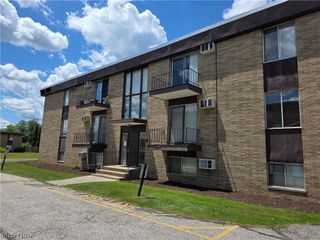 16101 E Maple Park Drive 12B, Maple Heights, OH 44137