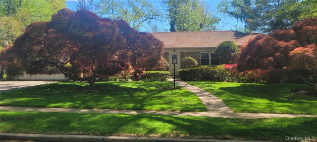 15 Somerset Drive S, Great Neck, NY 11020