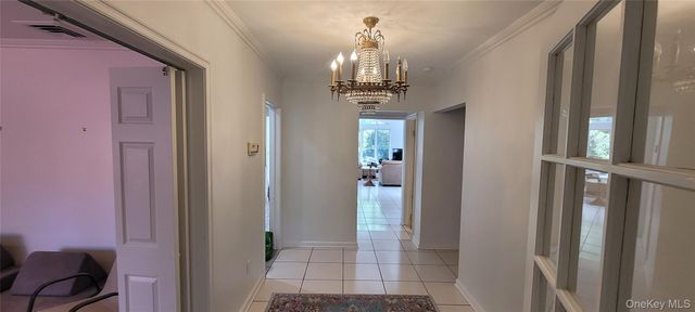 15 Somerset Drive S, Great Neck, NY 11020