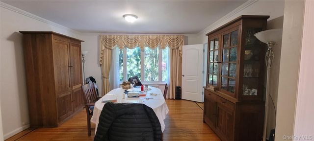 15 Somerset Drive S, Great Neck, NY 11020