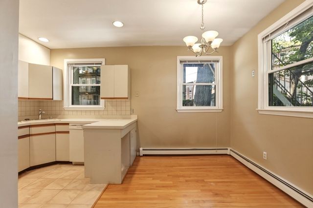 127 Kilsyth Rd 3, Boston, MA 02135