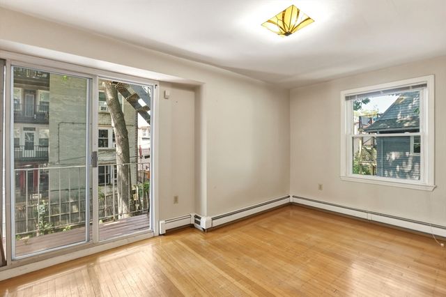 127 Kilsyth Rd 3, Boston, MA 02135
