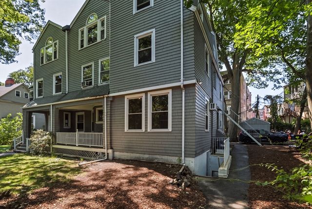 127 Kilsyth Rd 3, Boston, MA 02135