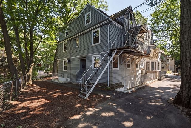 127 Kilsyth Rd 3, Boston, MA 02135