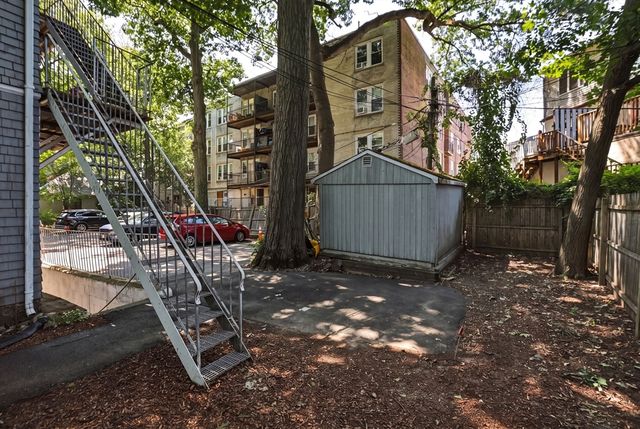 127 Kilsyth Rd 3, Boston, MA 02135