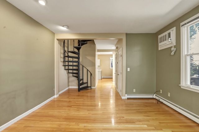 127 Kilsyth Rd 3, Boston, MA 02135