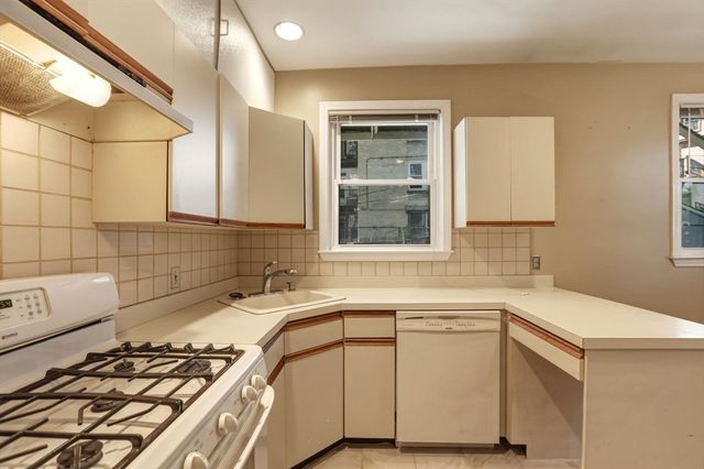 127 Kilsyth Rd 3, Boston, MA 02135