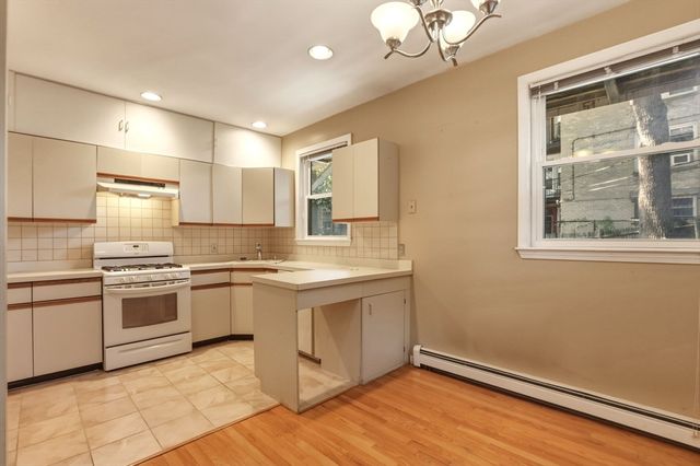 127 Kilsyth Rd 3, Boston, MA 02135