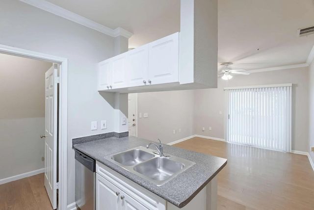 10505 S I-35 Frontage Road 1933, Austin, TX 78747