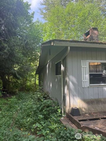 1671 NE Mission Creek Road, Belfair, WA 98528