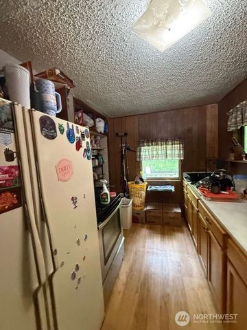 1671 NE Mission Creek Road, Belfair, WA 98528