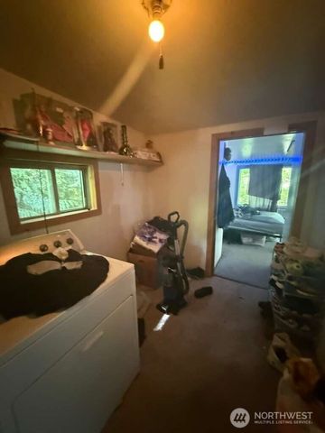 1671 NE Mission Creek Road, Belfair, WA 98528