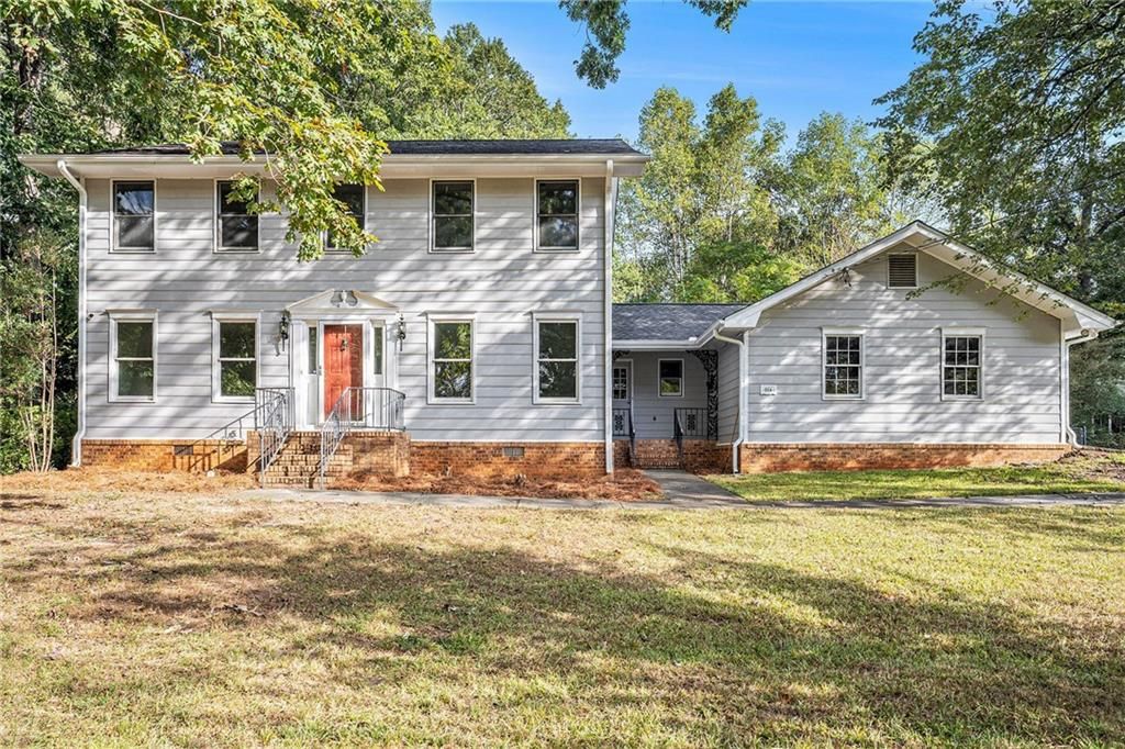 864 Sweet Briar SE Lane, Conyers, GA 30094