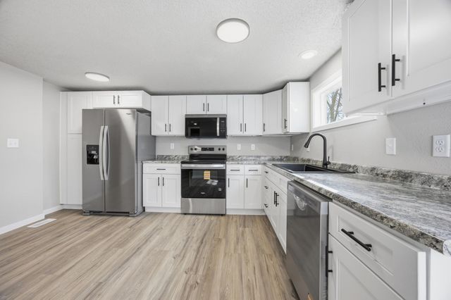 1108 18th Street N, Fargo, ND 58102