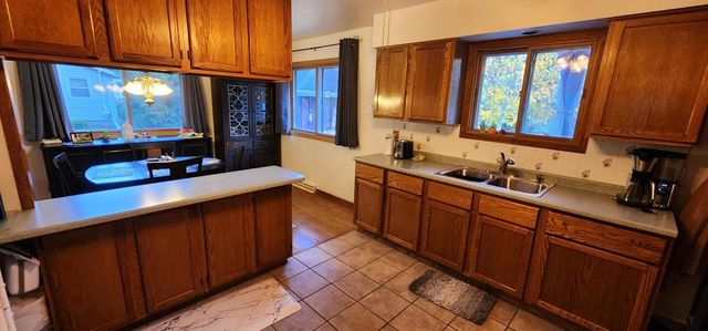 W277 Madison AVENUE, Oconomowoc, WI 53066