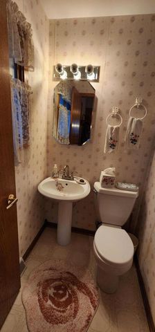 W277 Madison AVENUE, Oconomowoc, WI 53066