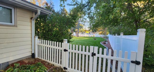 W277 Madison AVENUE, Oconomowoc, WI 53066