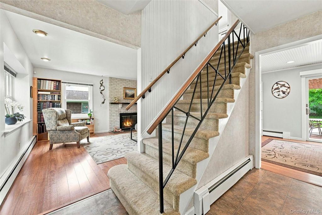 20 Hastings Drive, Stony Brook, NY 11790 — photo 3