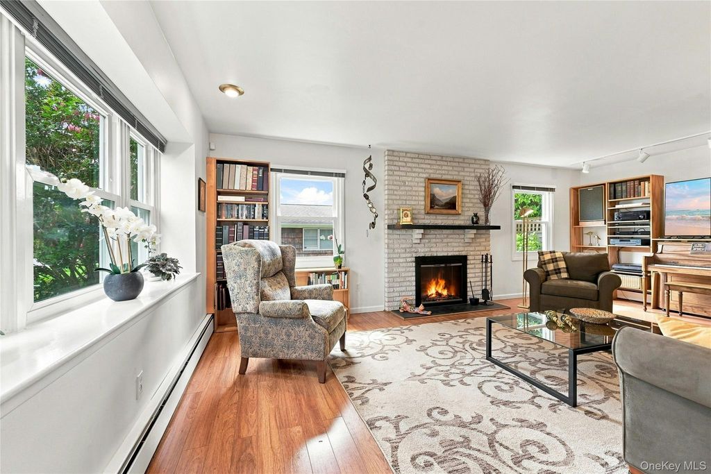 20 Hastings Drive, Stony Brook, NY 11790 — photo 4
