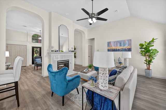 6023 Copperfield Drive, Arlington, TX 76001