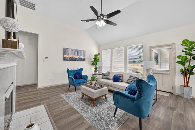 6023 Copperfield Drive, Arlington, TX 76001