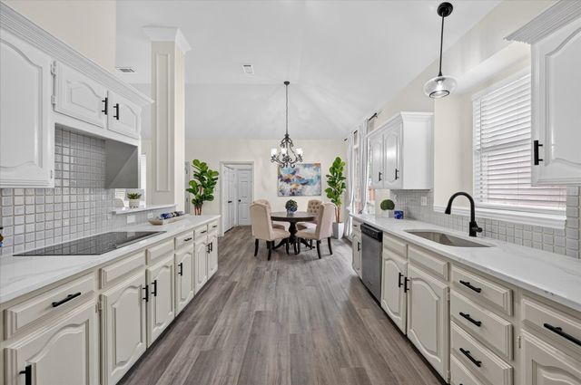 6023 Copperfield Drive, Arlington, TX 76001