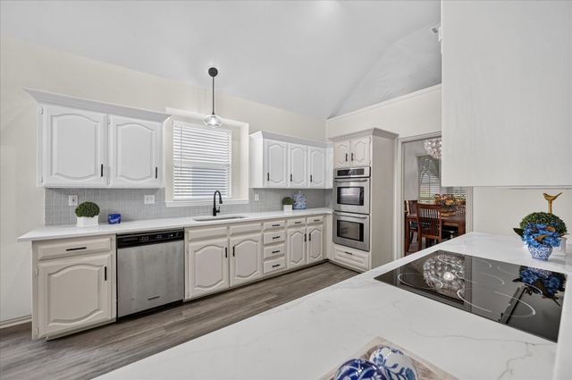 6023 Copperfield Drive, Arlington, TX 76001