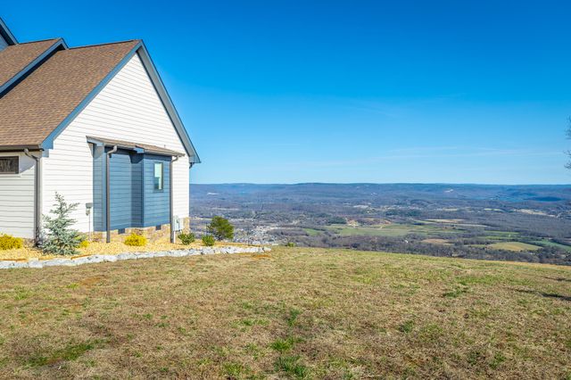 190 Hovering Hawk Drive, Jasper, TN 37347