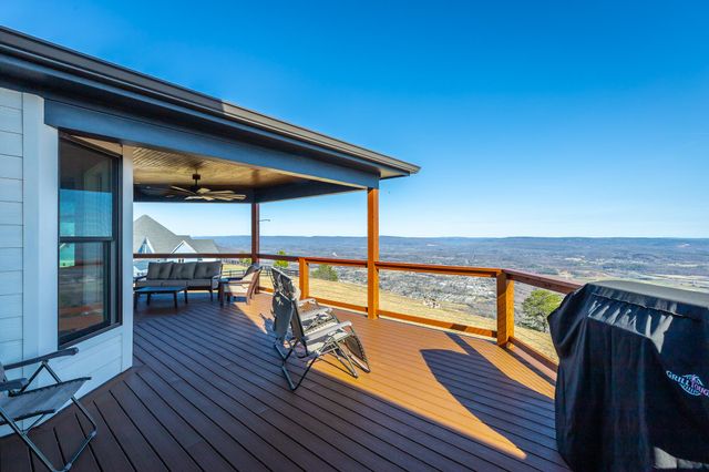 190 Hovering Hawk Drive, Jasper, TN 37347