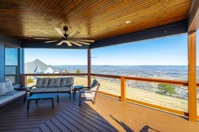 190 Hovering Hawk Drive, Jasper, TN 37347