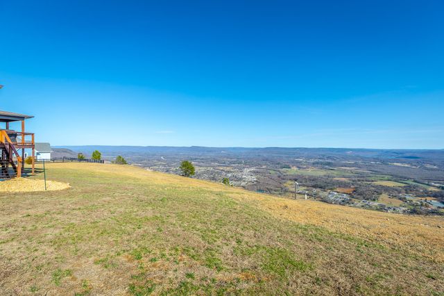 190 Hovering Hawk Drive, Jasper, TN 37347