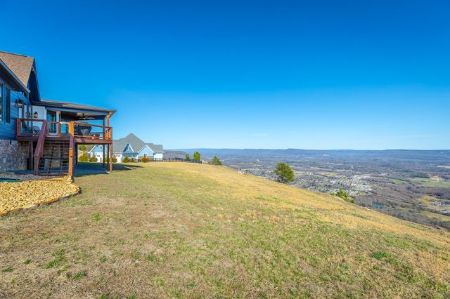 190 Hovering Hawk Drive, Jasper, TN 37347