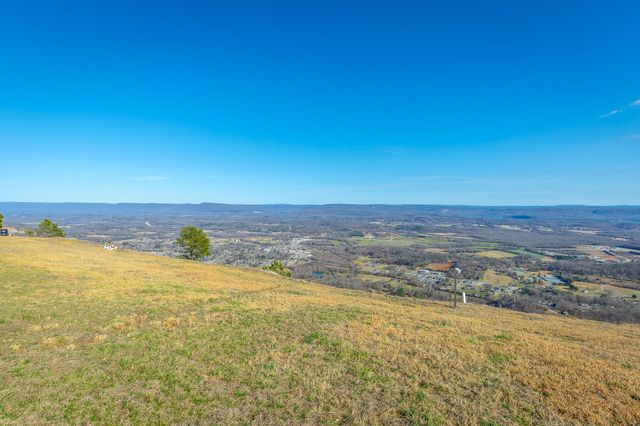 190 Hovering Hawk Drive, Jasper, TN 37347